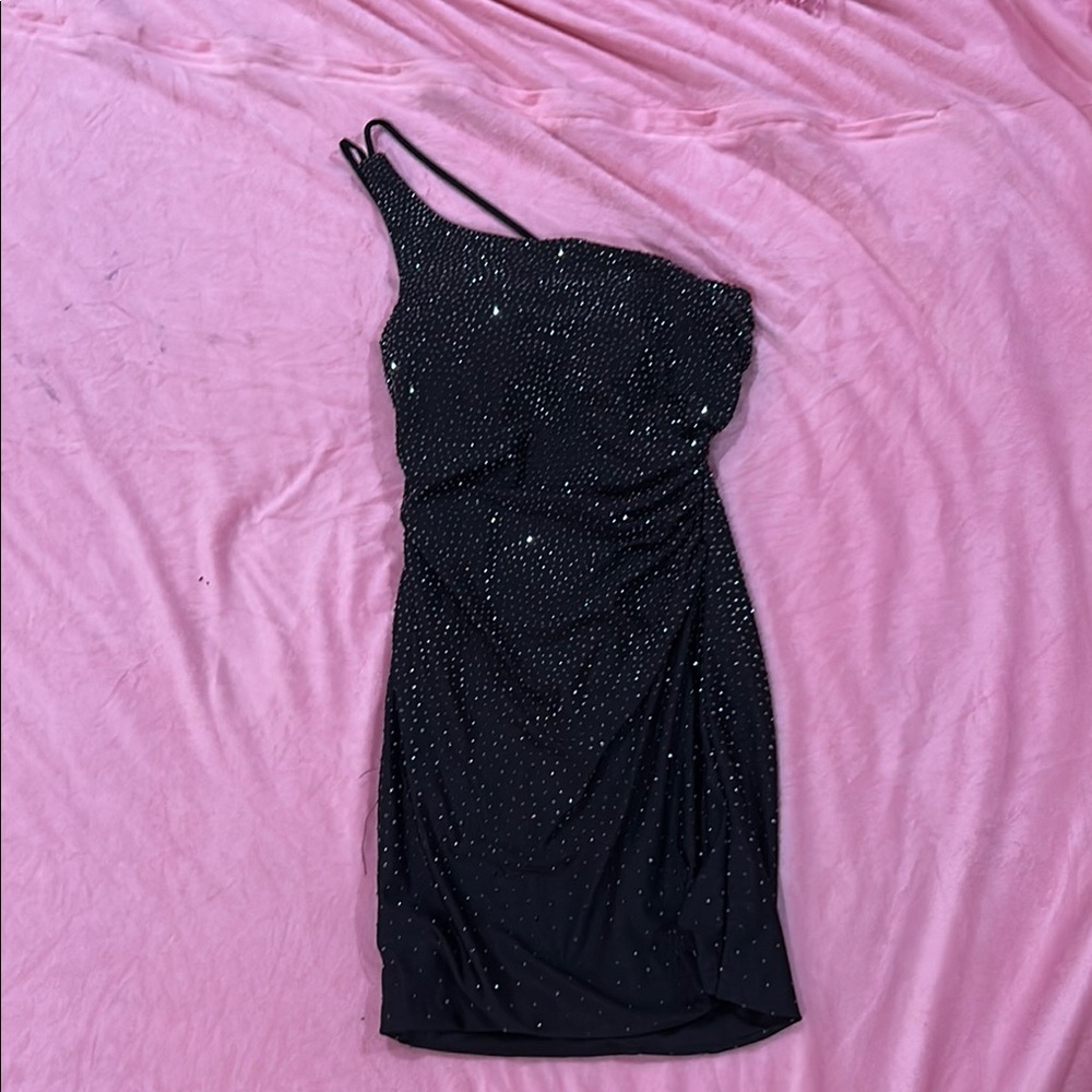 Elegant Black One-Shoulder Dress